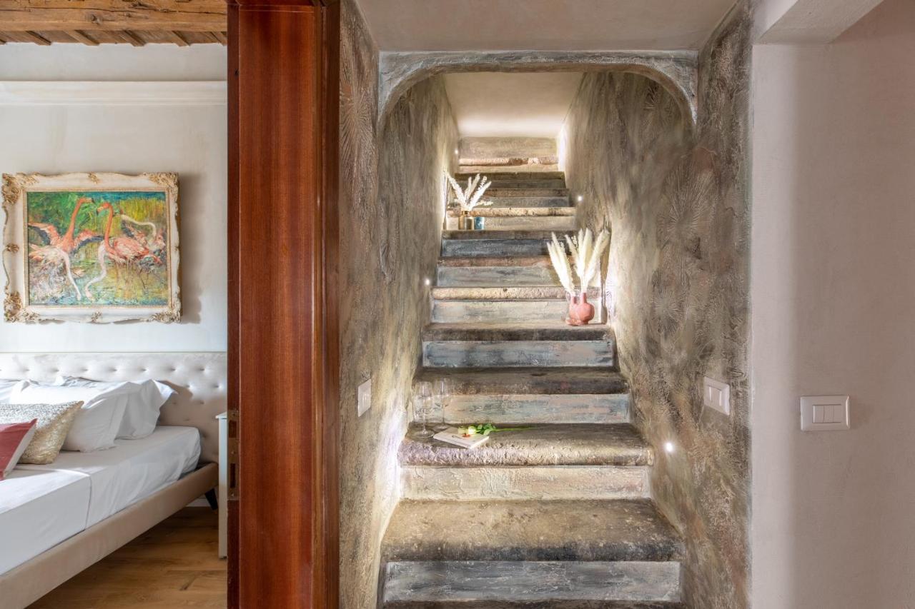 Iflat The Trastevere's Stairway